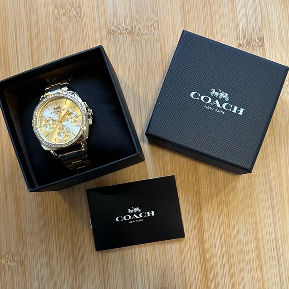 COACH BOYFRIEND WATCH WITH 38MM GOLDEN CHRONOGRAPH FACE AND GOLDEN BRACELET. - Picture 10 of 12